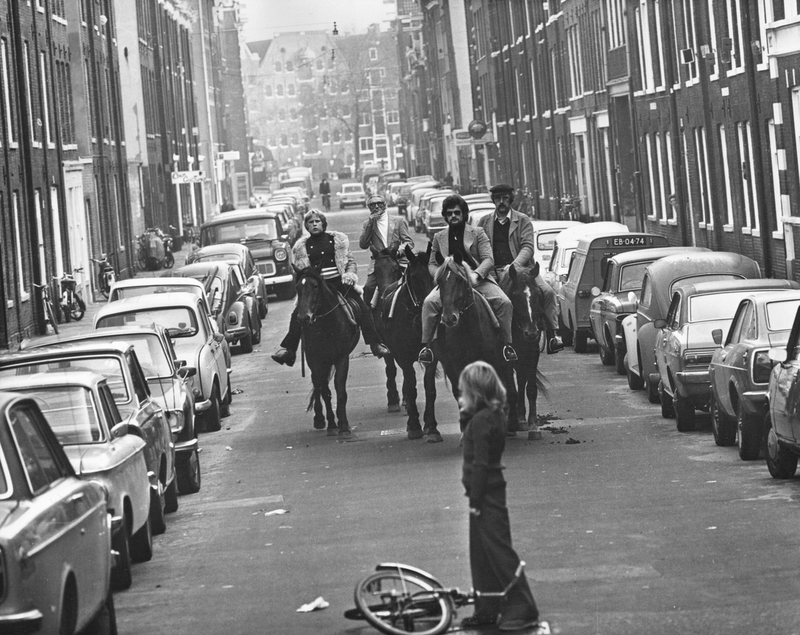 Illustration for article titled The Dutch rode horses on their highways during the 1970s oil crisis
